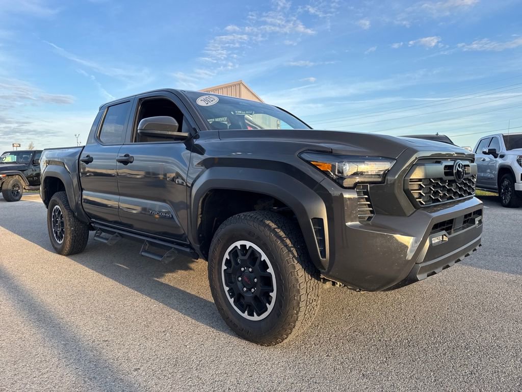 Used 2025 Toyota Tacoma TRD Off-Road image 8