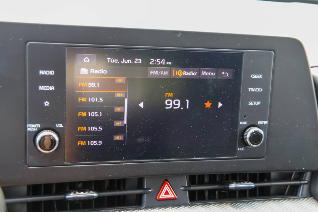 Used 2025 Kia Sportage LX FWD image 3