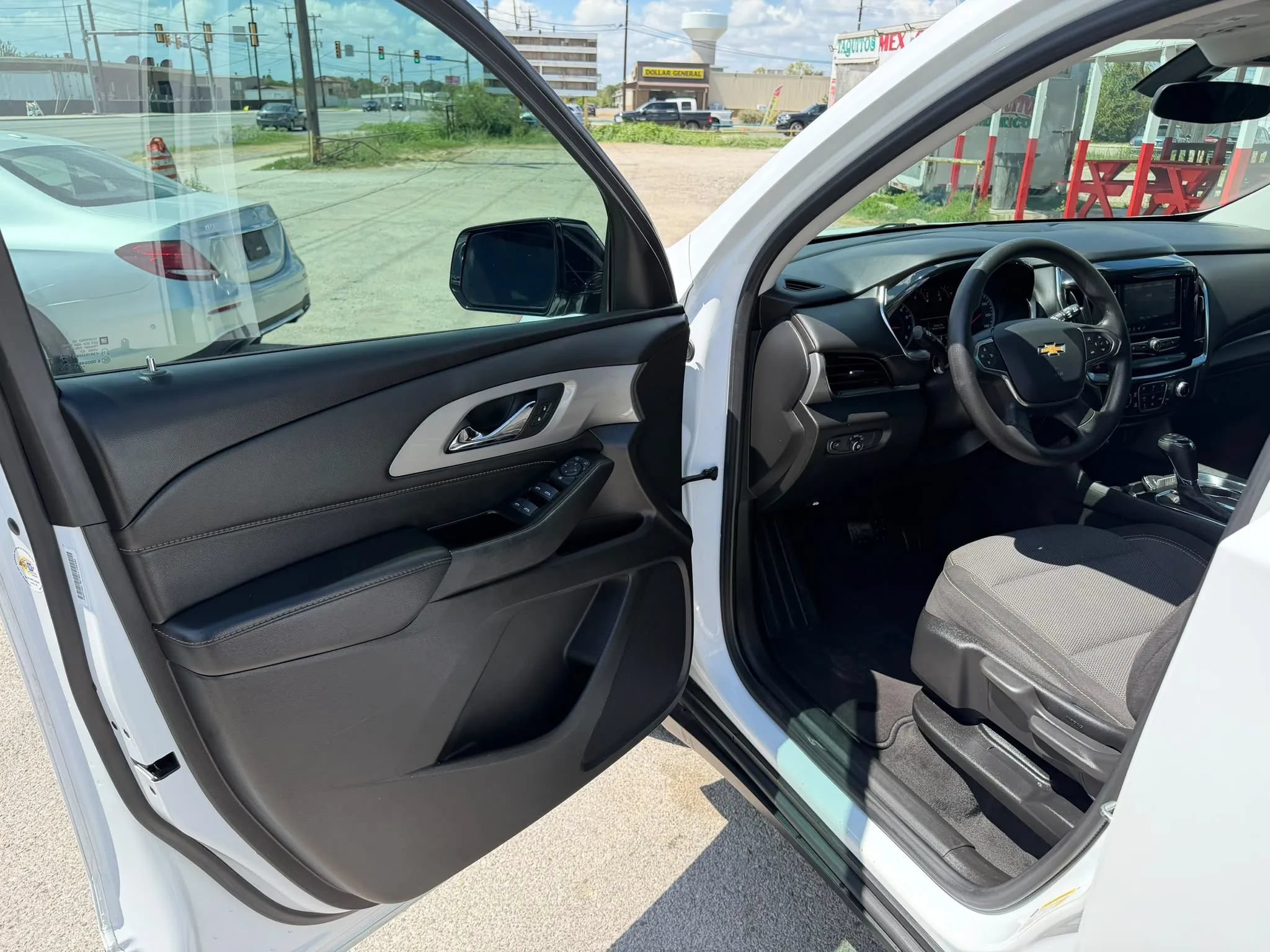 Used 2020 Chevrolet Traverse LS FWD image 10