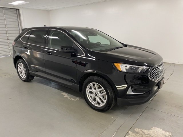 Used 2023 Ford Edge SEL image 3