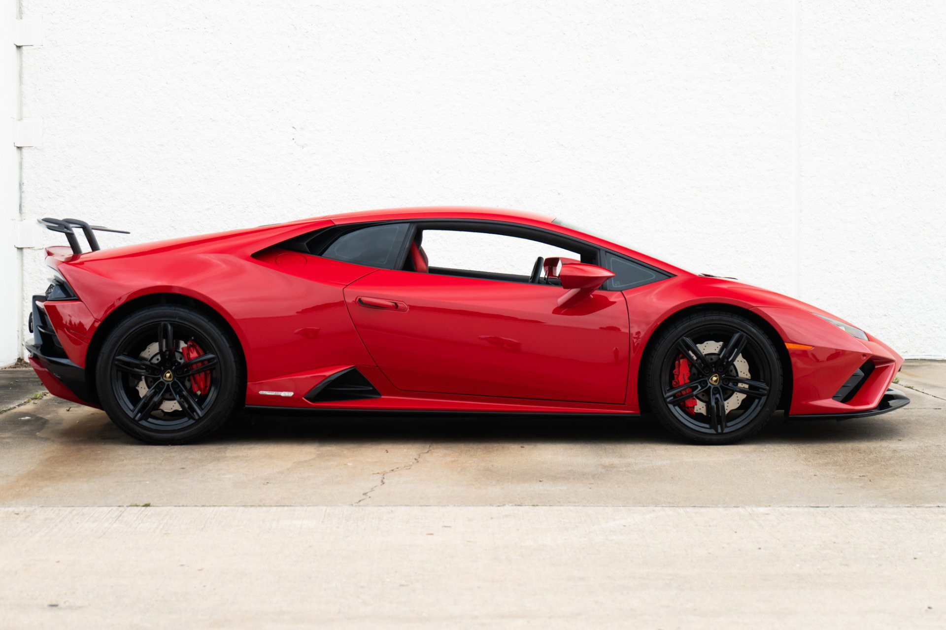 Used 2021 Lamborghini Huracan EVO RWD image 8