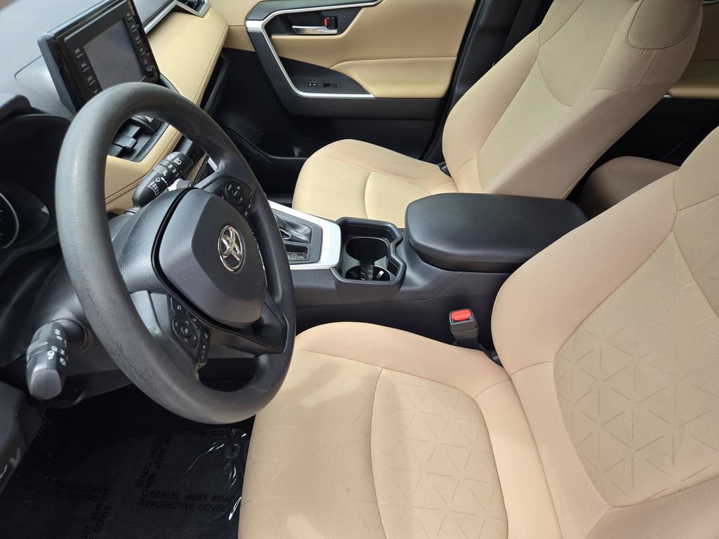Used 2019 Toyota RAV4 XLE w/ Convenience Package FWD image 18