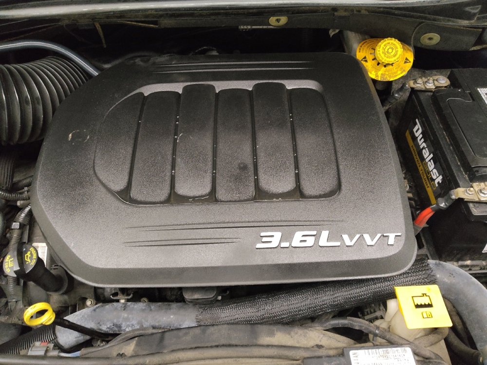 Used 2016 Chrysler Town & Country Touring image 30