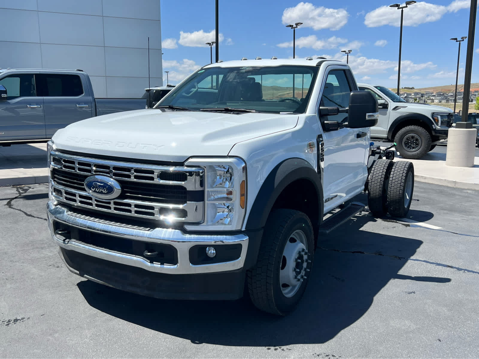 Certified 2026 Ford F550 4x4 Regular Cab Super Duty w/ XL Chrome Package image 2