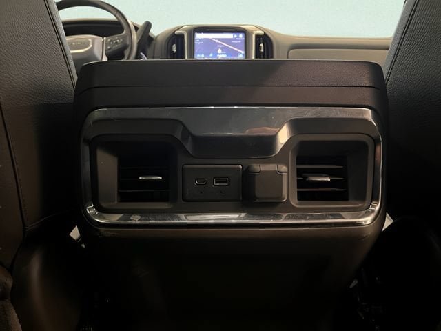 Certified 2022 GMC Sierra 1500 Denali w/ Denali Premium Package AWD/4WD image 10