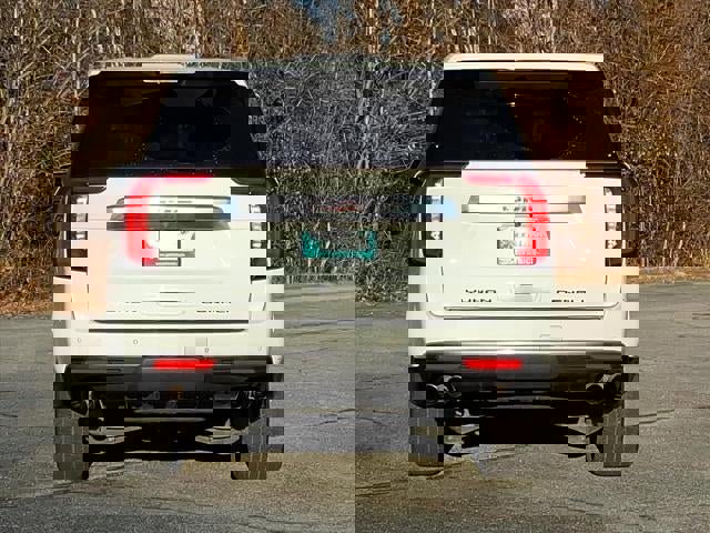 Certified 2022 GMC Yukon Denali image 4