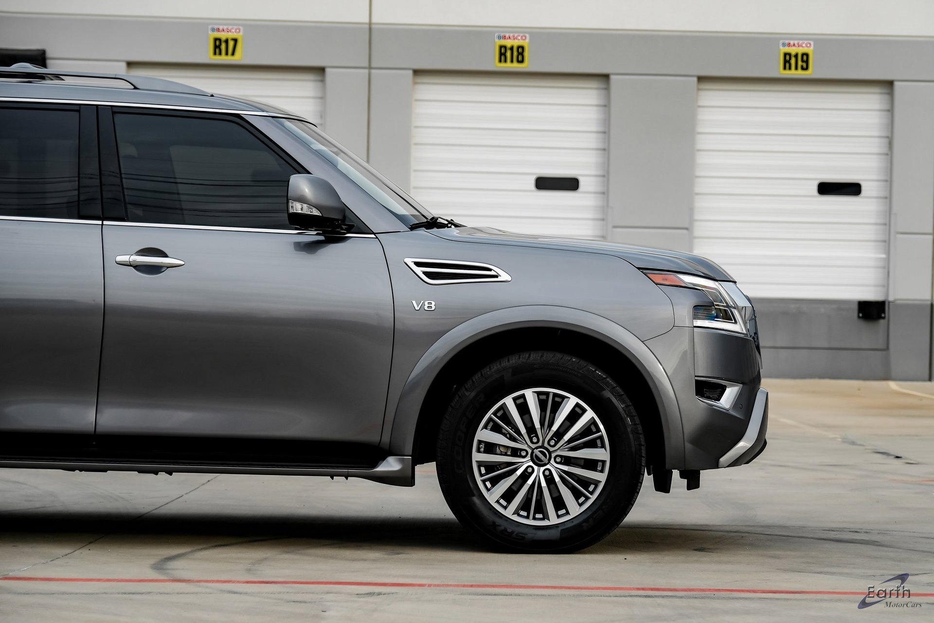 Used 2021 Nissan Armada SL w/ Captain's Chairs Package image 18