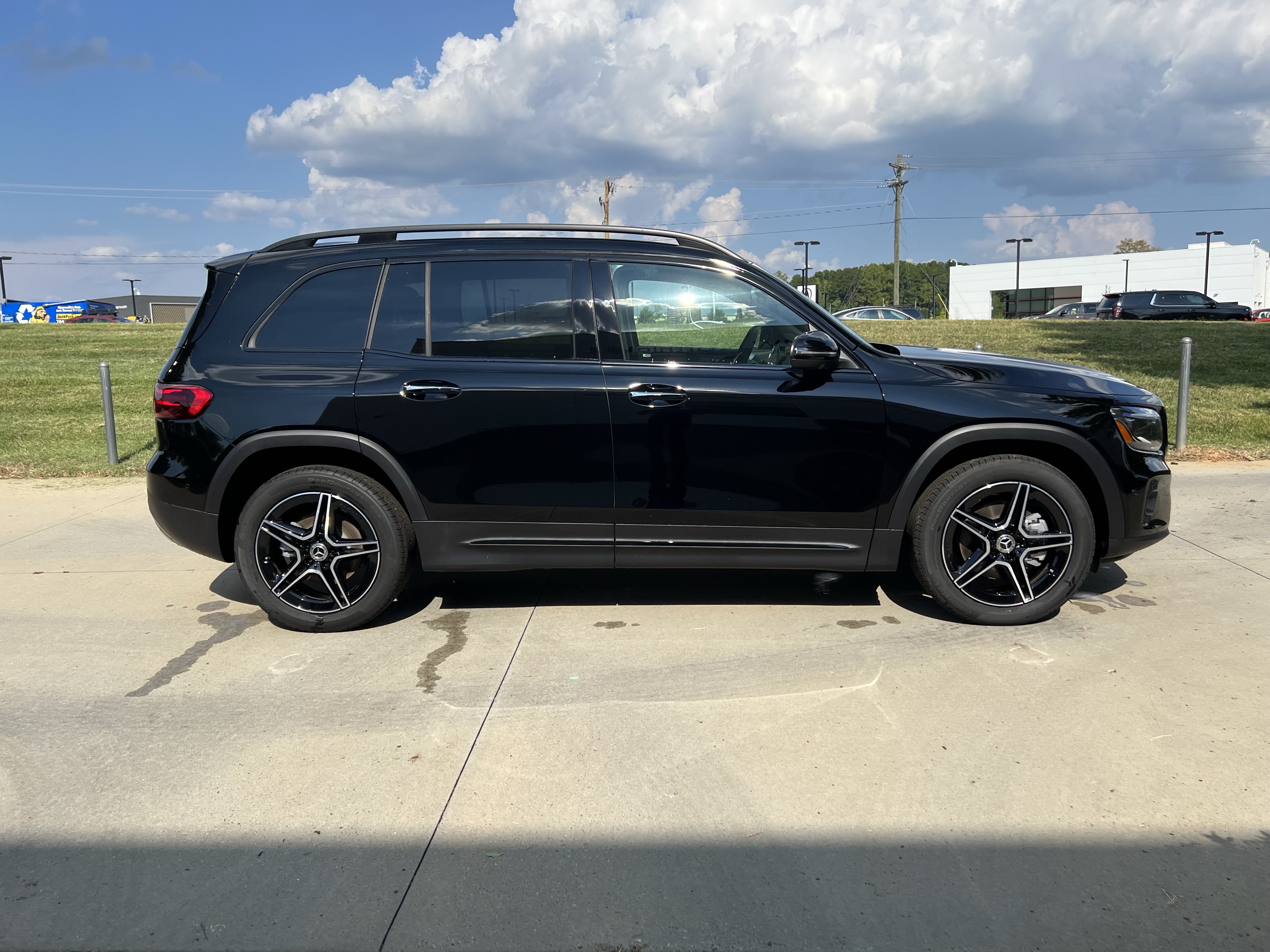 New 2026 Mercedes-Benz GLB 250 image 10