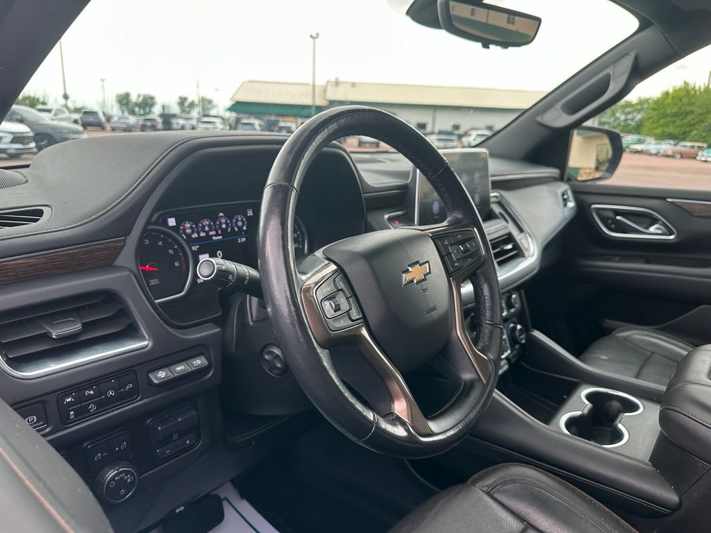 Used 2021 Chevrolet Tahoe High Country w/ Premium Package AWD/4WD image 2