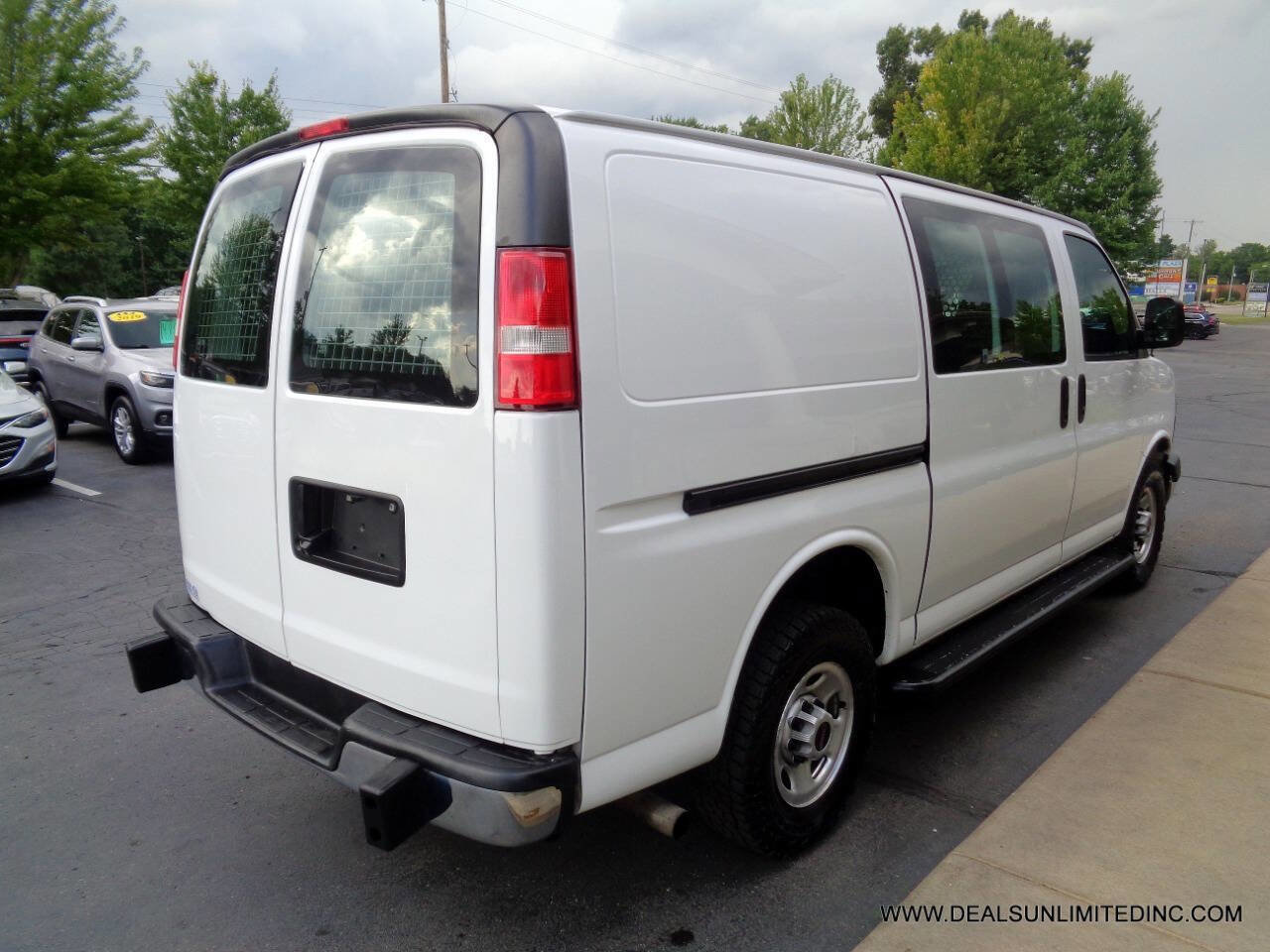 Used 2020 GMC Savana 2500 w/ Driver Convenience Package image 3
