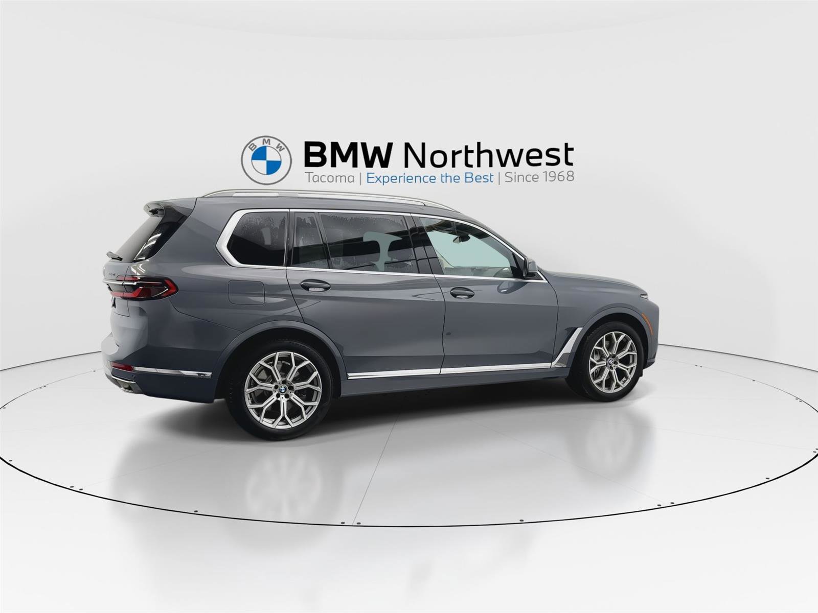 Used 2025 BMW X7 xDrive40i w/ Climate Comfort Package image 6