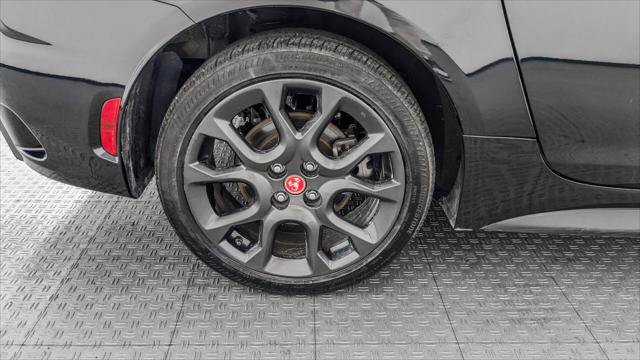 Used 2018 FIAT 124 Spider Abarth w/ Convenience Group RWD image 28