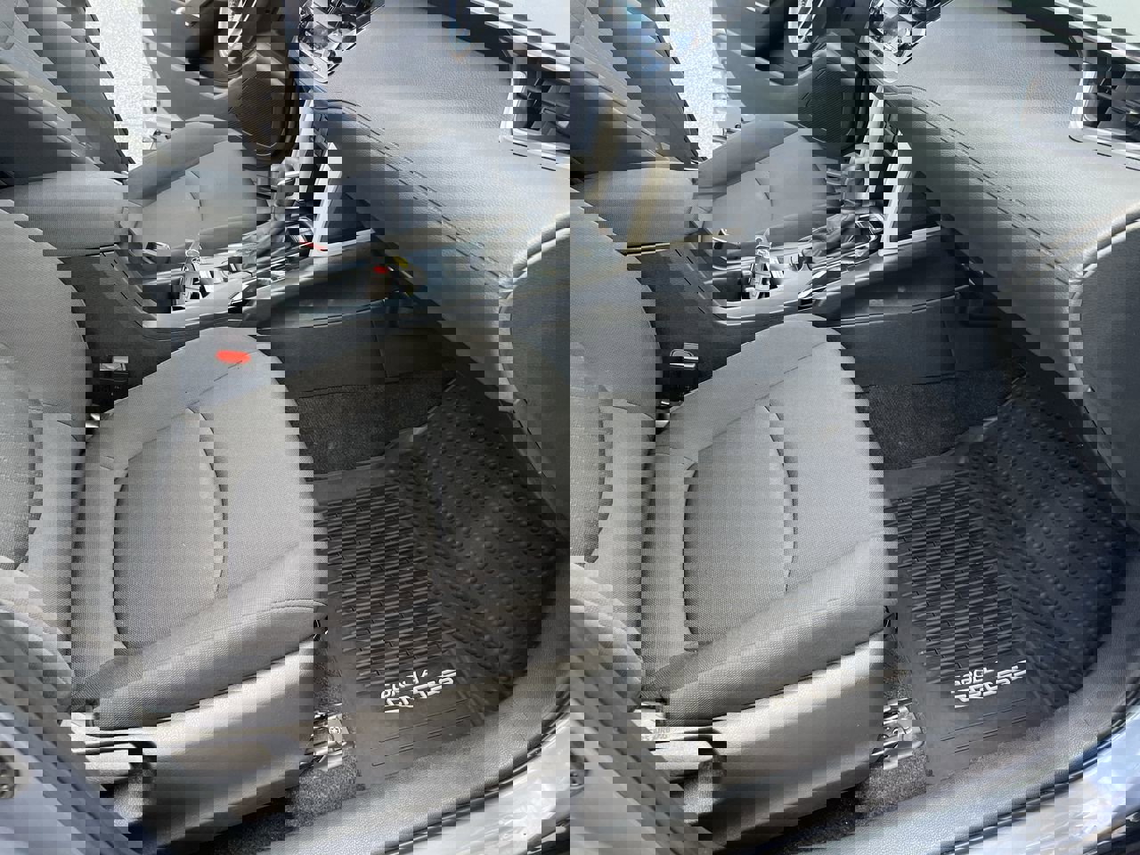 Used 2023 Toyota Corolla Cross LE image 34