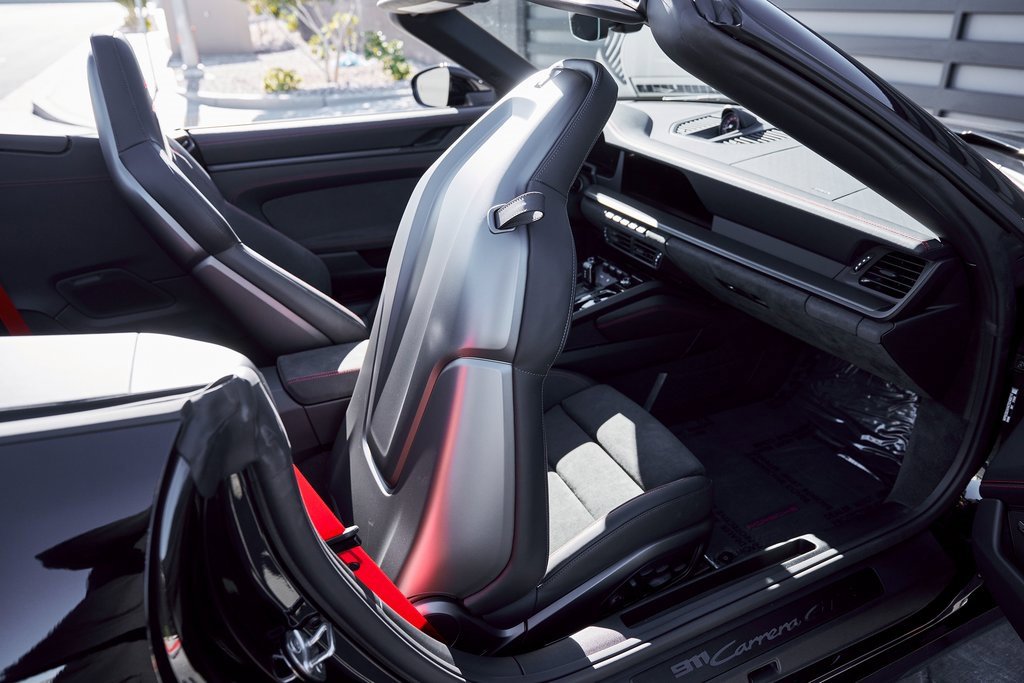 Used 2026 Porsche 911 Carrera GTS w/ Premium Package image 40