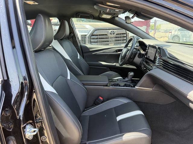 Used 2025 Toyota Camry SE FWD image 30