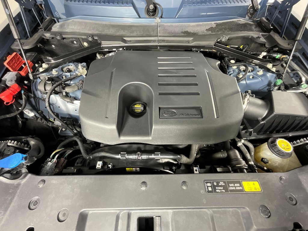 Certified 2022 Land Rover Defender 110 X-Dynamic SE image 29