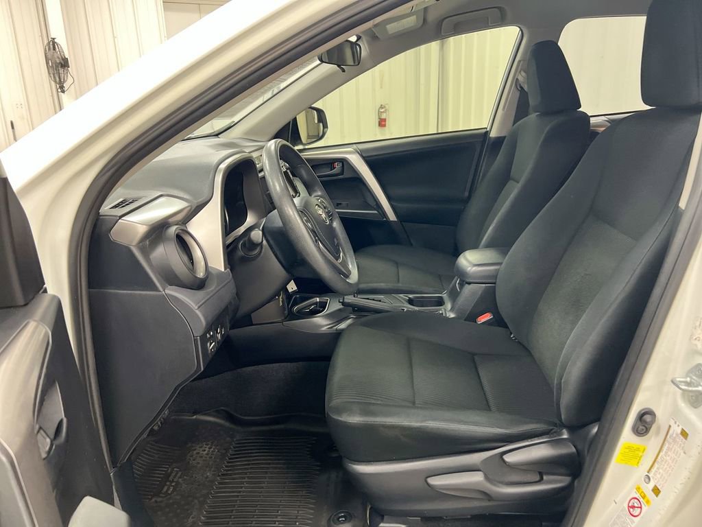 Used 2017 Toyota RAV4 LE image 19