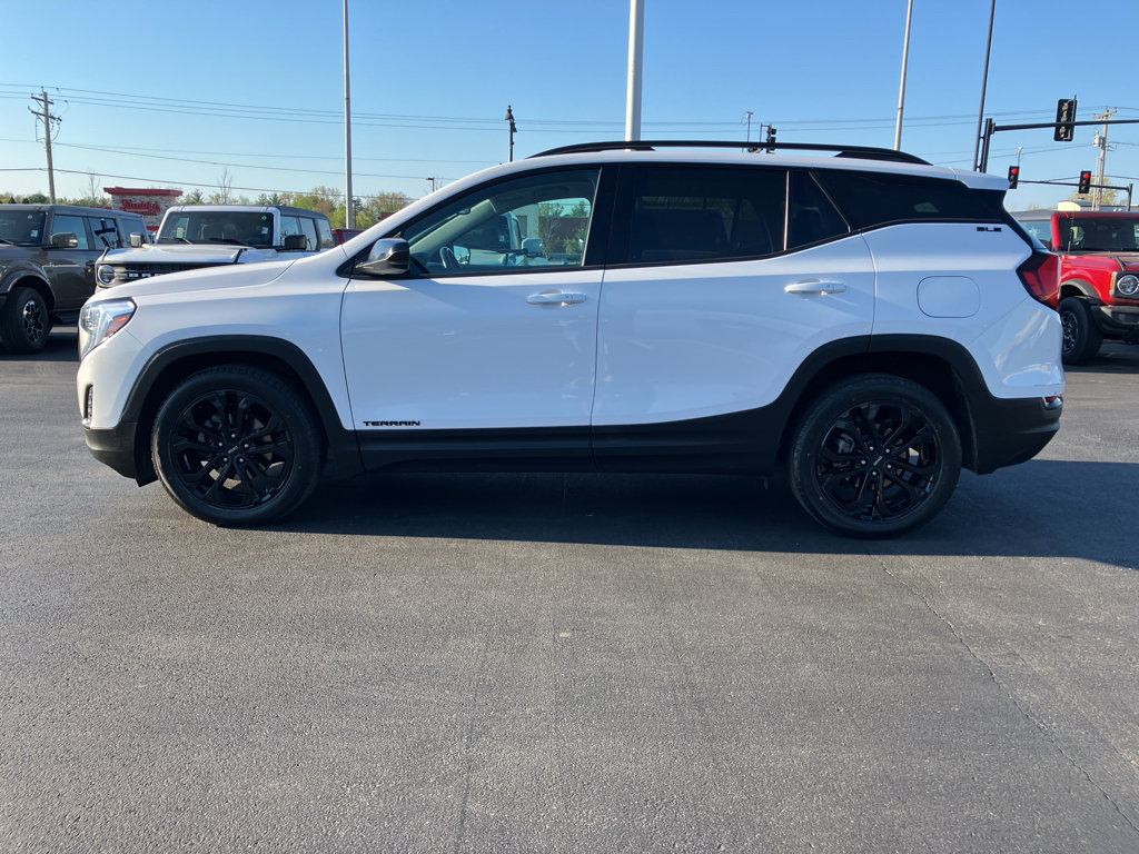 Used 2021 GMC Terrain SLE w/ Elevation Edition FWD image 3