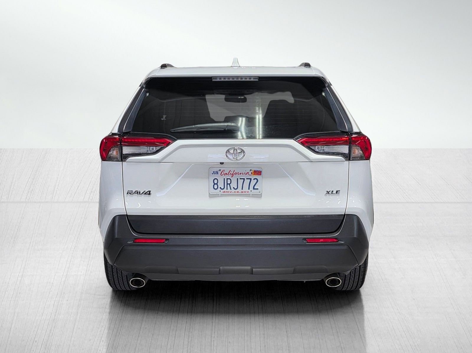 Used 2019 Toyota RAV4 XLE FWD image 6