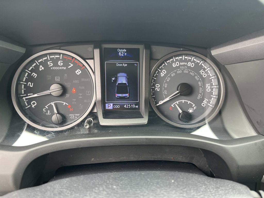 Used 2023 Toyota Tacoma TRD Off-Road AWD/4WD image 33