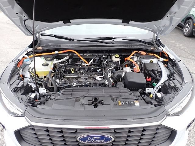 New 2025 Ford Escape SE w/ Class II Trailer Tow Package FWD image 11