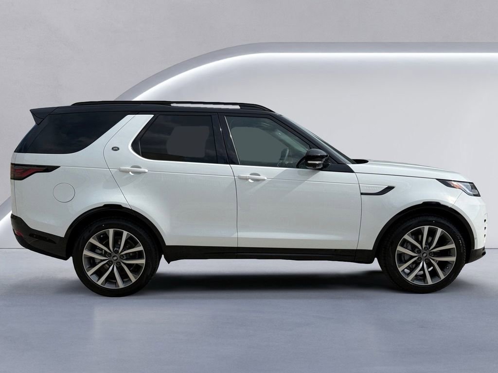 New 2026 Land Rover Discovery Dynamic SE image 6