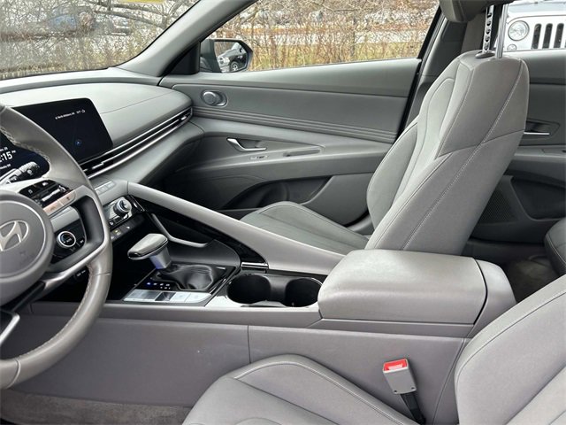 Certified 2024 Hyundai Elantra SEL w/ Convenience Package image 19