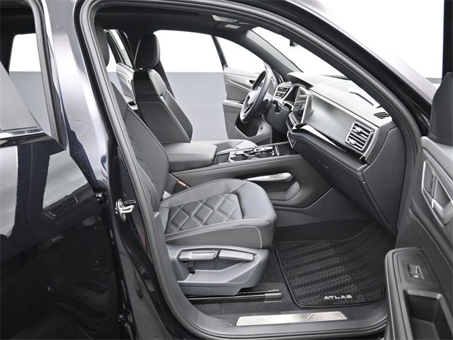 New 2026 Volkswagen Atlas Cross Sport SE image 14