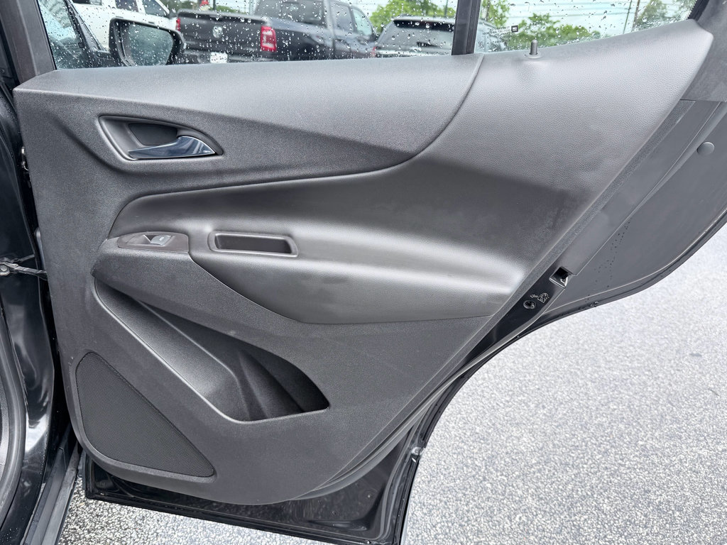 Used 2018 Chevrolet Equinox LT FWD image 28
