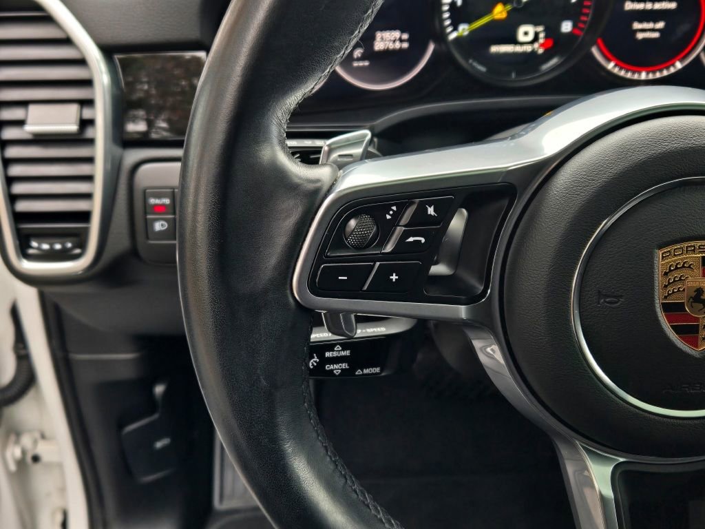 Used 2023 Porsche Cayenne Platinum Edition image 20