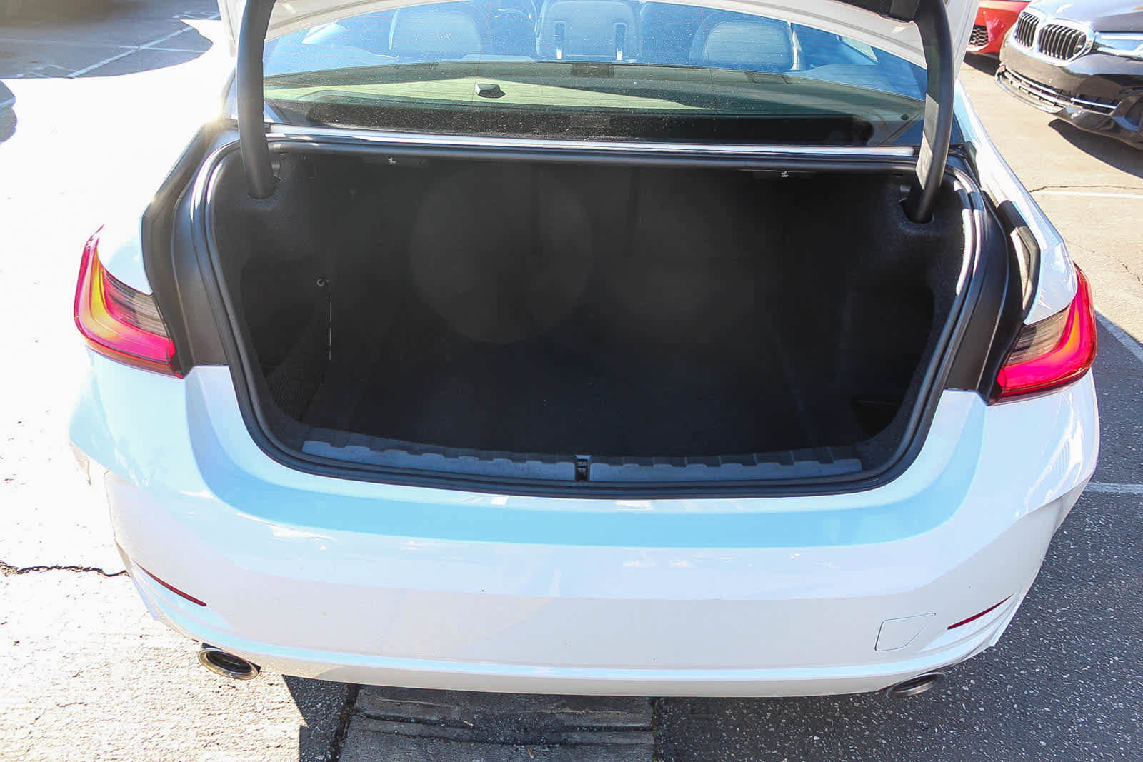 Certified 2023 BMW 330i Sedan image 25