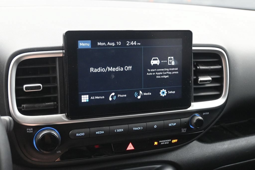 Certified 2023 Hyundai Venue SEL FWD image 14