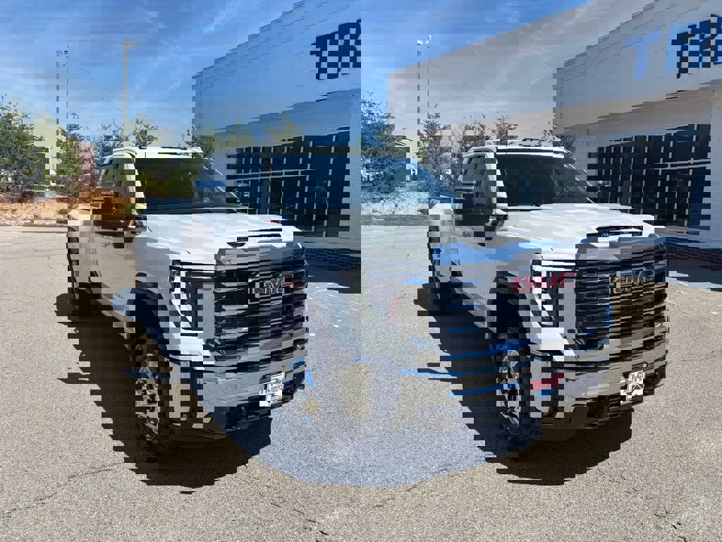 New 2026 GMC Sierra 3500 SLT w/ SLT Convenience Package image 4