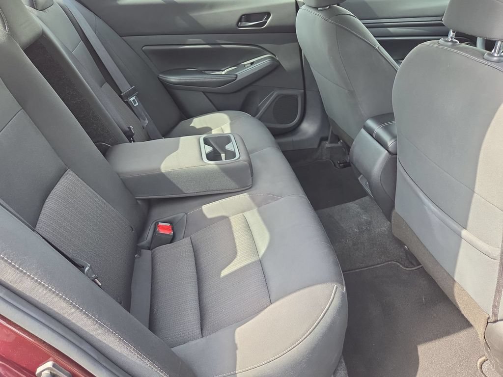 Used 2024 Nissan Altima 2.5 SV FWD image 29
