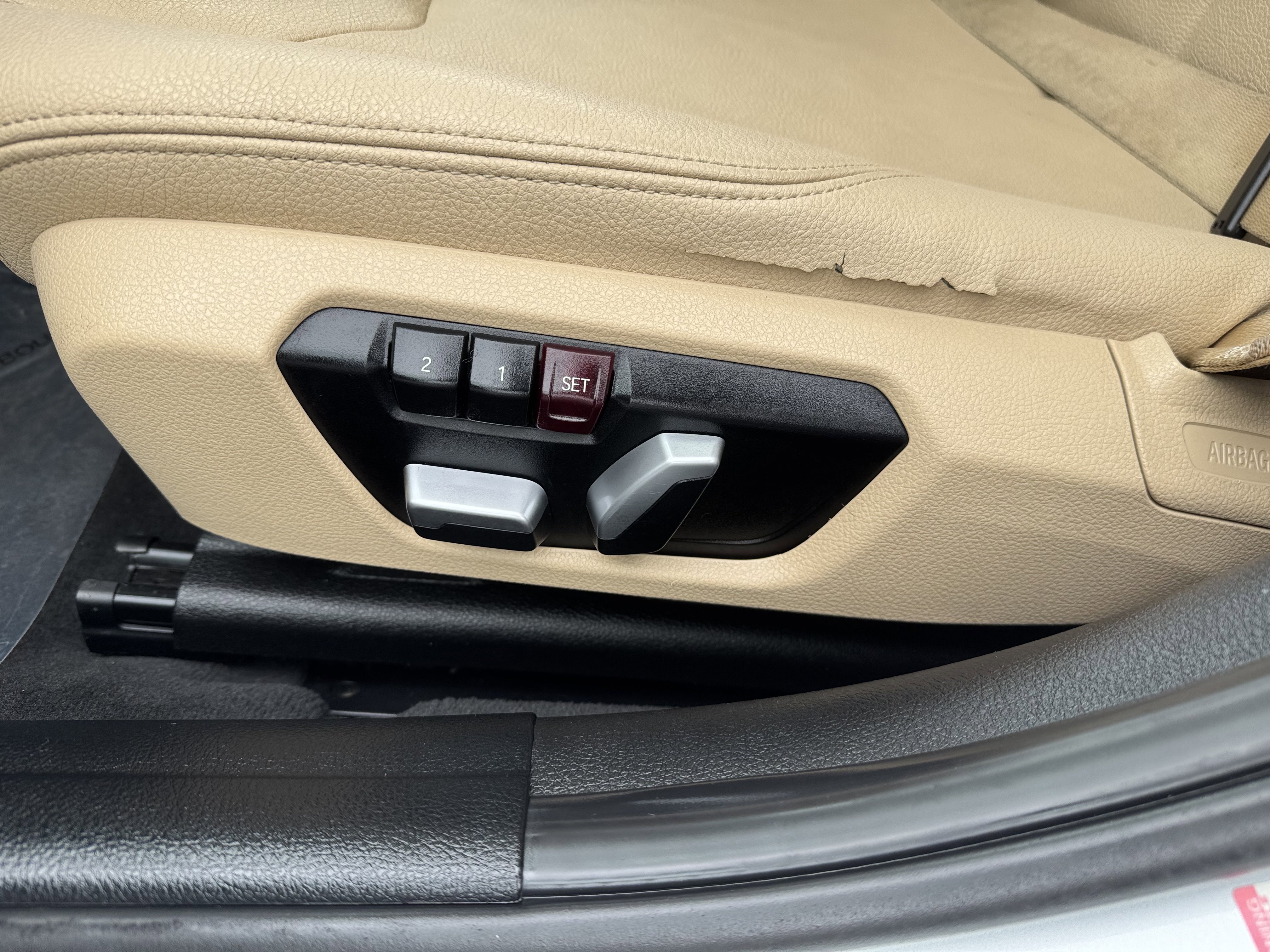 Used 2018 BMW 320i Sedan w/ Convenience Package image 26