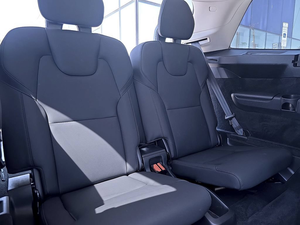Certified 2025 Volvo XC90 B5 Plus AWD/4WD image 20