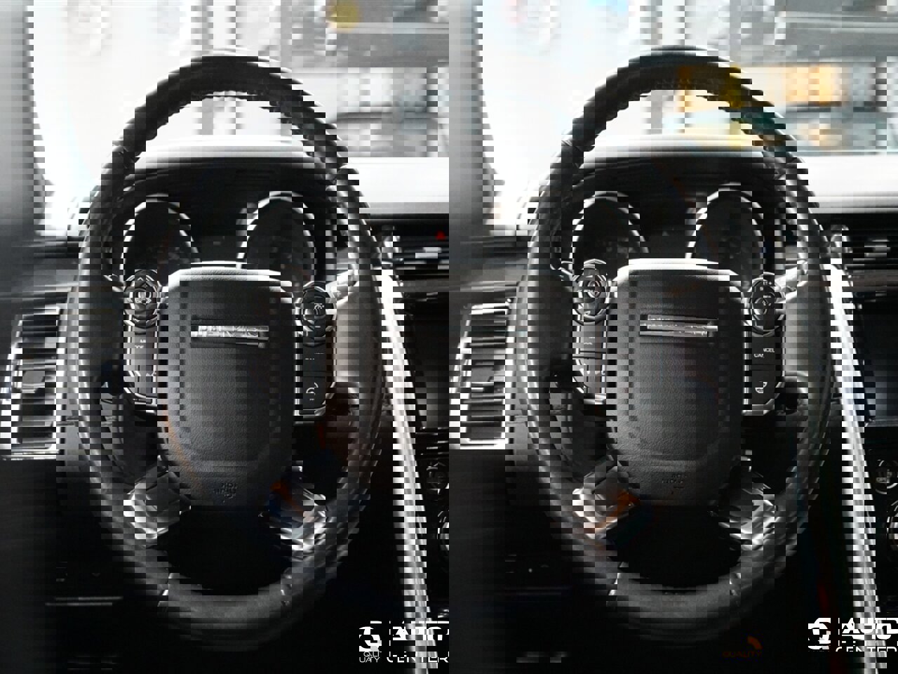 Used 2017 Land Rover Discovery HSE image 22