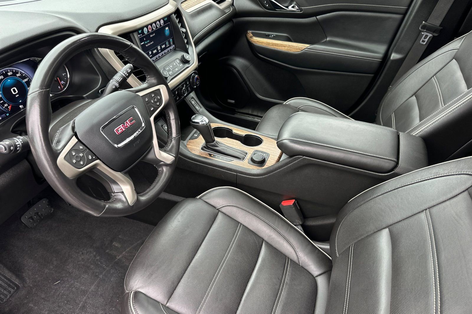 Used 2019 GMC Acadia Denali w/ Technology Package AWD/4WD image 10