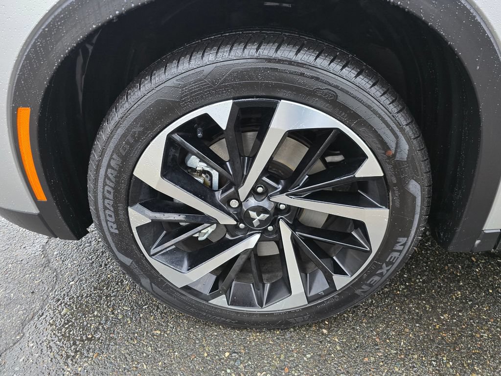 Used 2023 Mitsubishi Outlander 4WD Plug-In Hybrid image 10