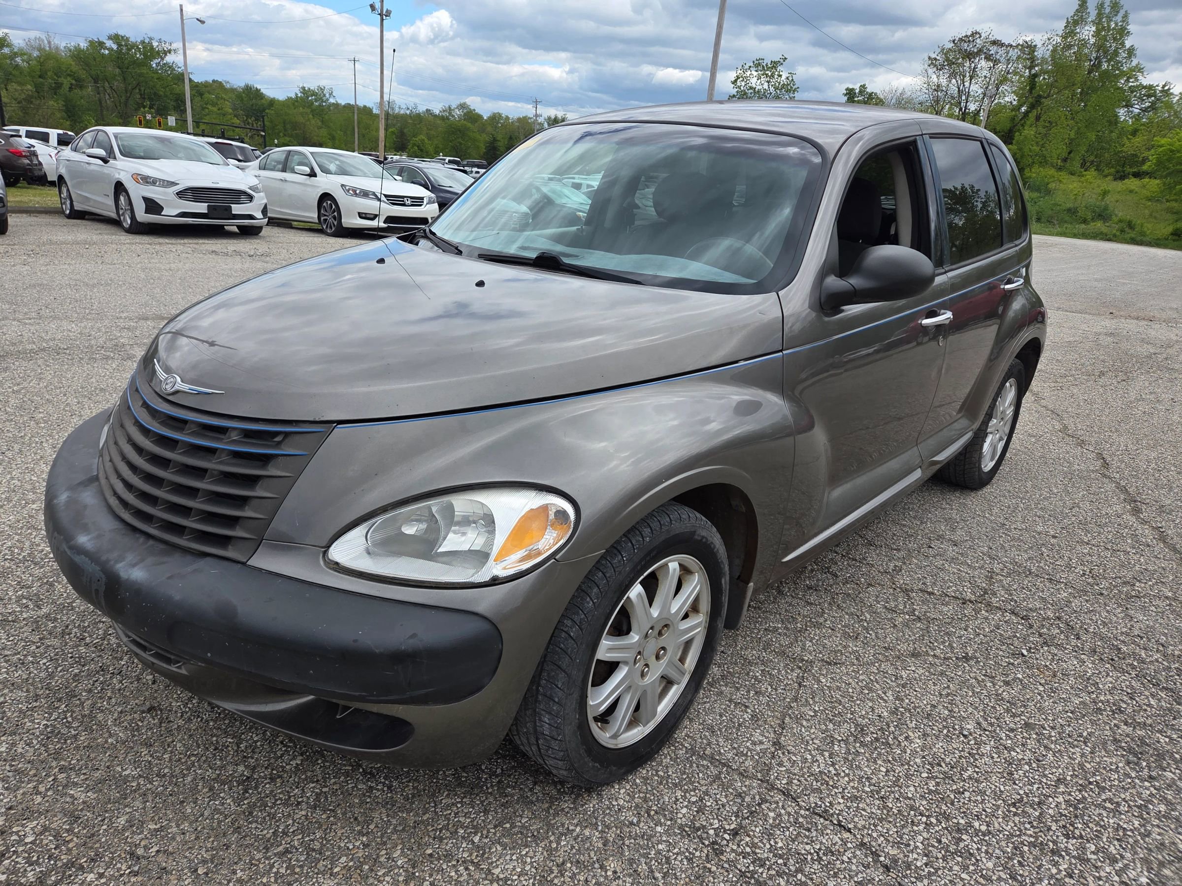 Used 2002 Chrysler PT Cruiser FWD image 2