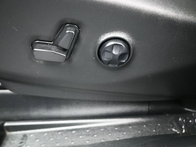 Used 2025 Chrysler Pacifica Select FWD image 31