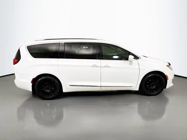 Used 2018 Chrysler Pacifica Touring-L Plus w/ Tire & Wheel Group image 8