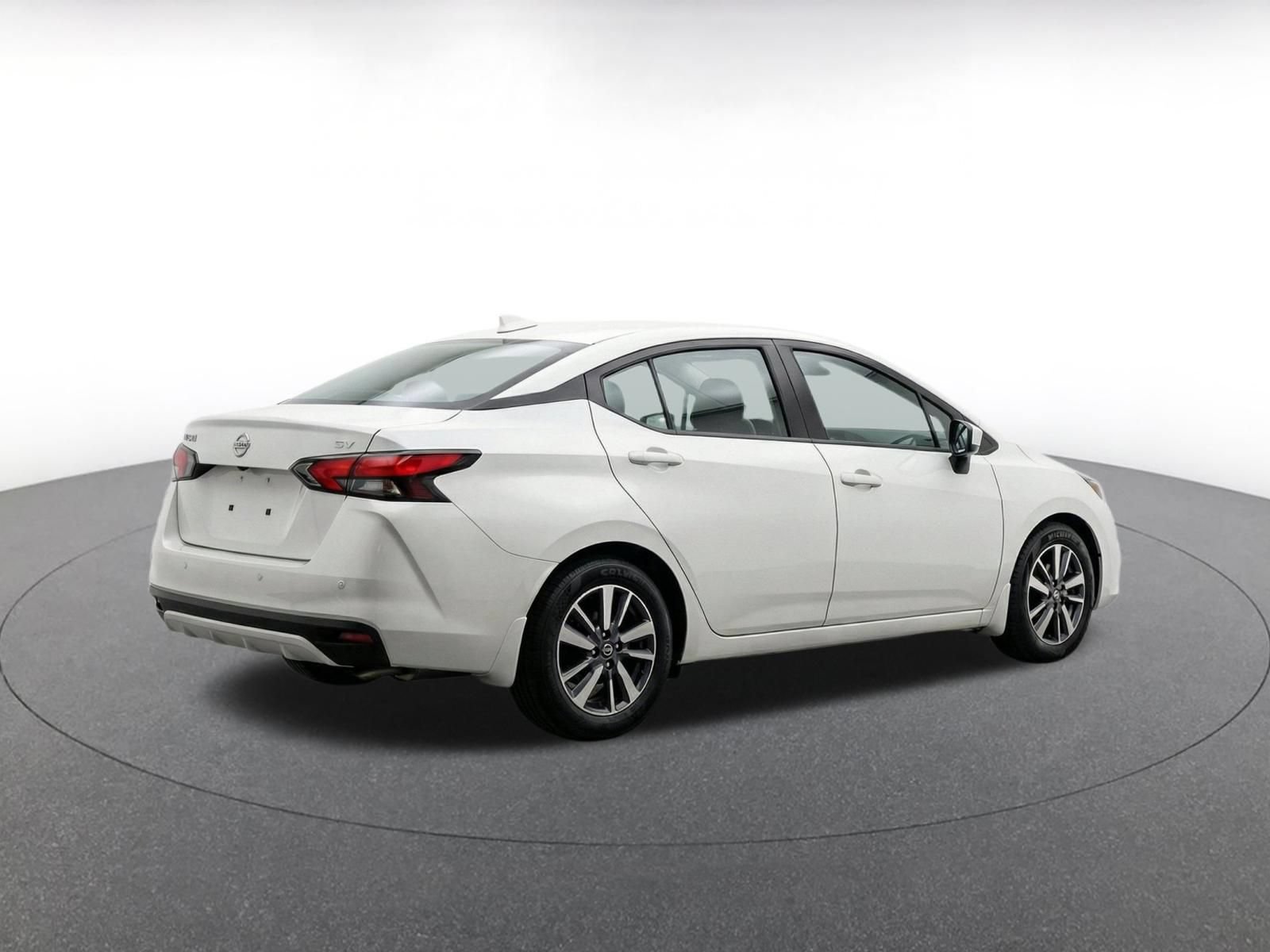 Used 2025 Nissan Versa SV FWD image 8