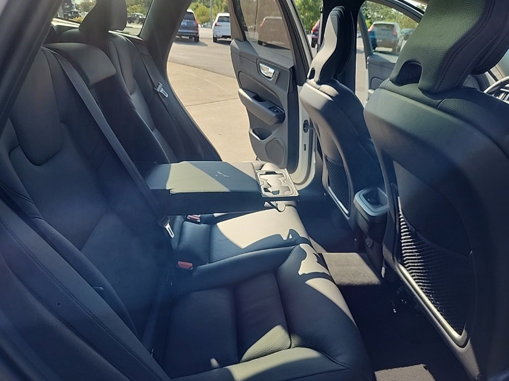 Certified 2025 Volvo XC60 B5 Plus image 40