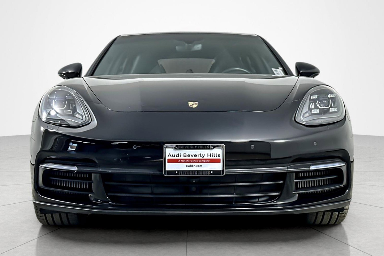 Used 2018 Porsche Panamera 4 image 8