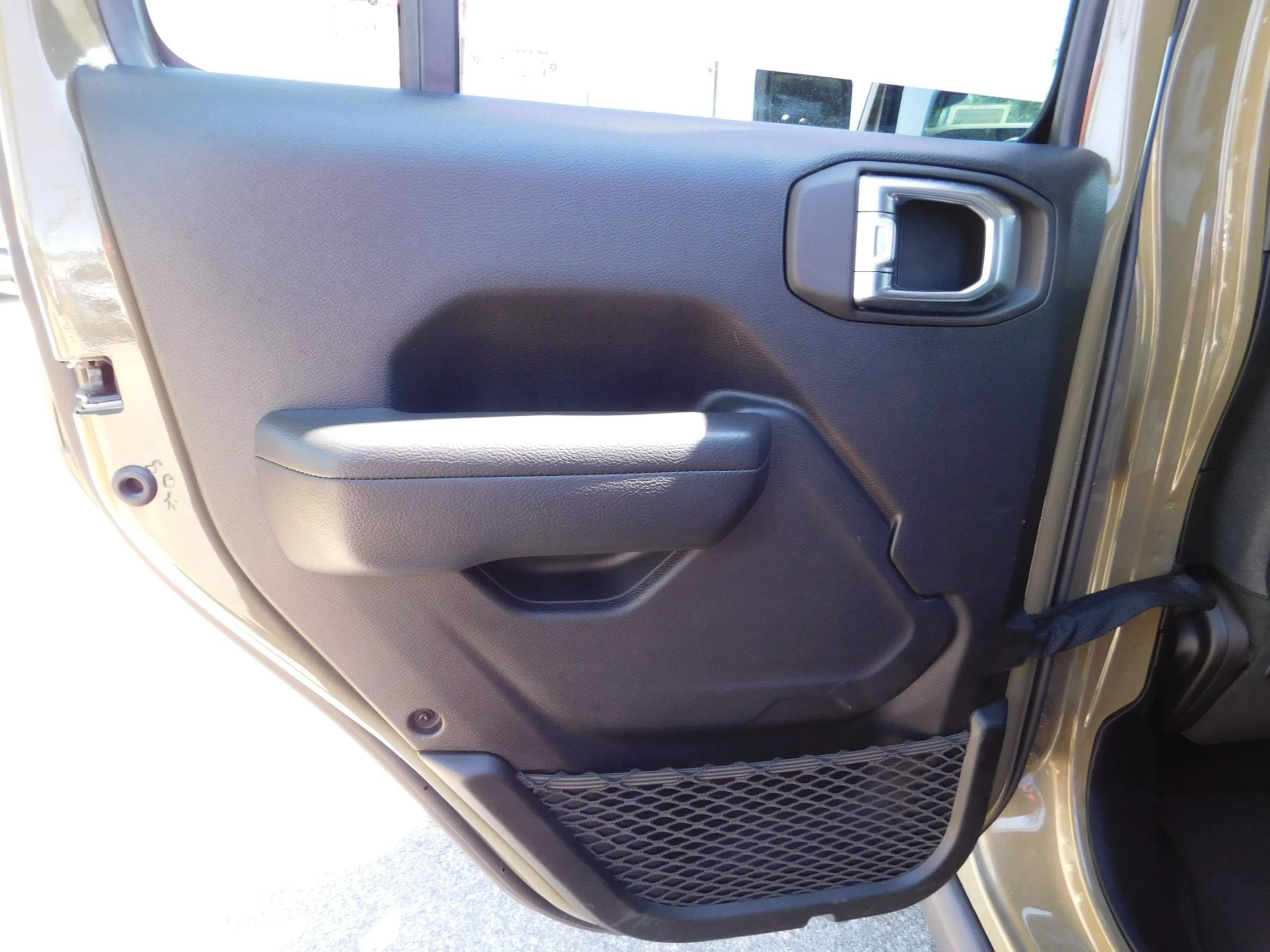 Used 2025 Jeep Wrangler Unlimited Rubicon AWD/4WD image 11