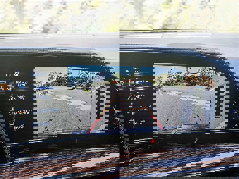 Used 2024 Cadillac Escalade ESV Premium Luxury image 29