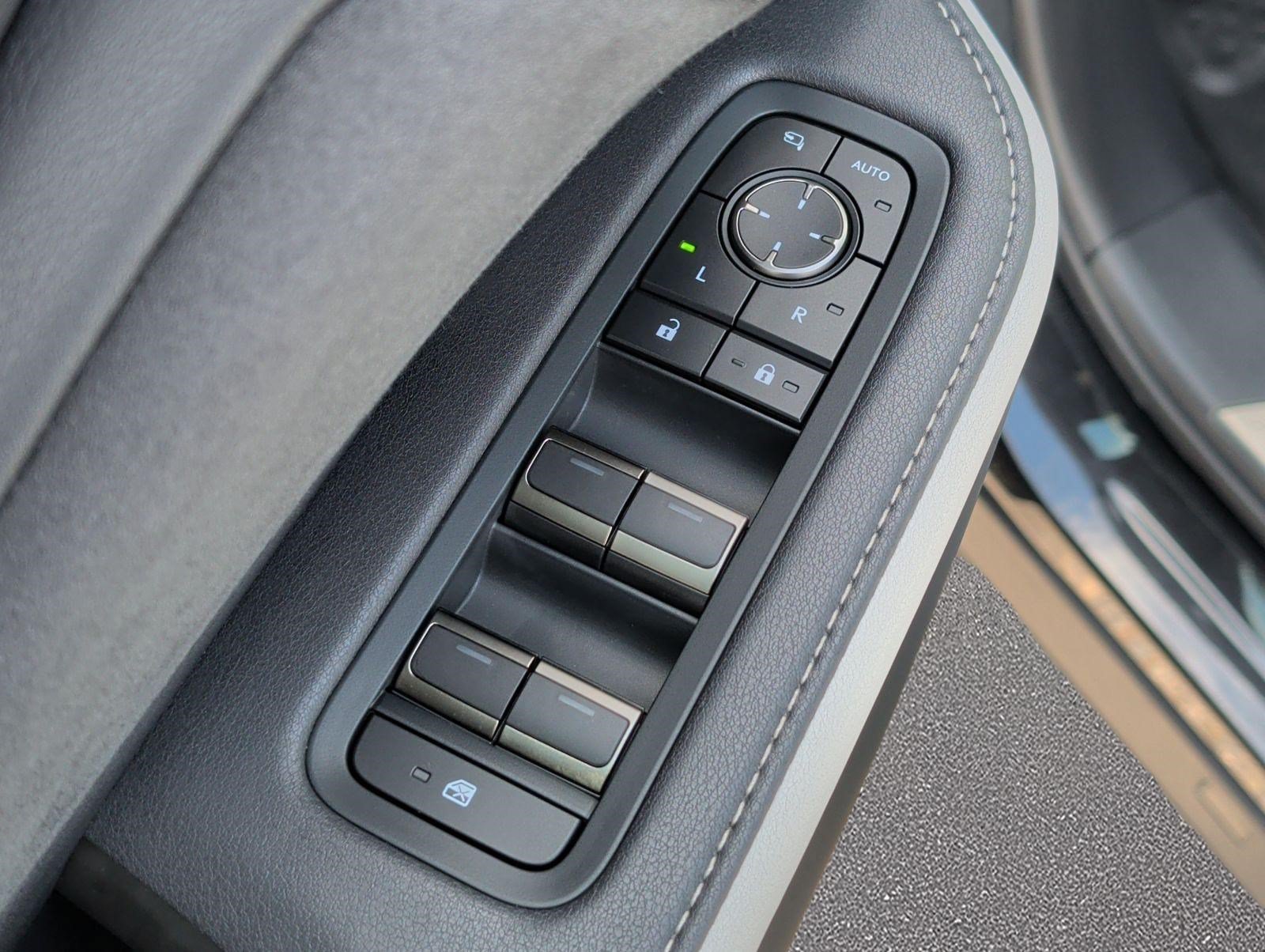 Used 2026 Lexus TX 500h AWD w/ Technology Package image 9