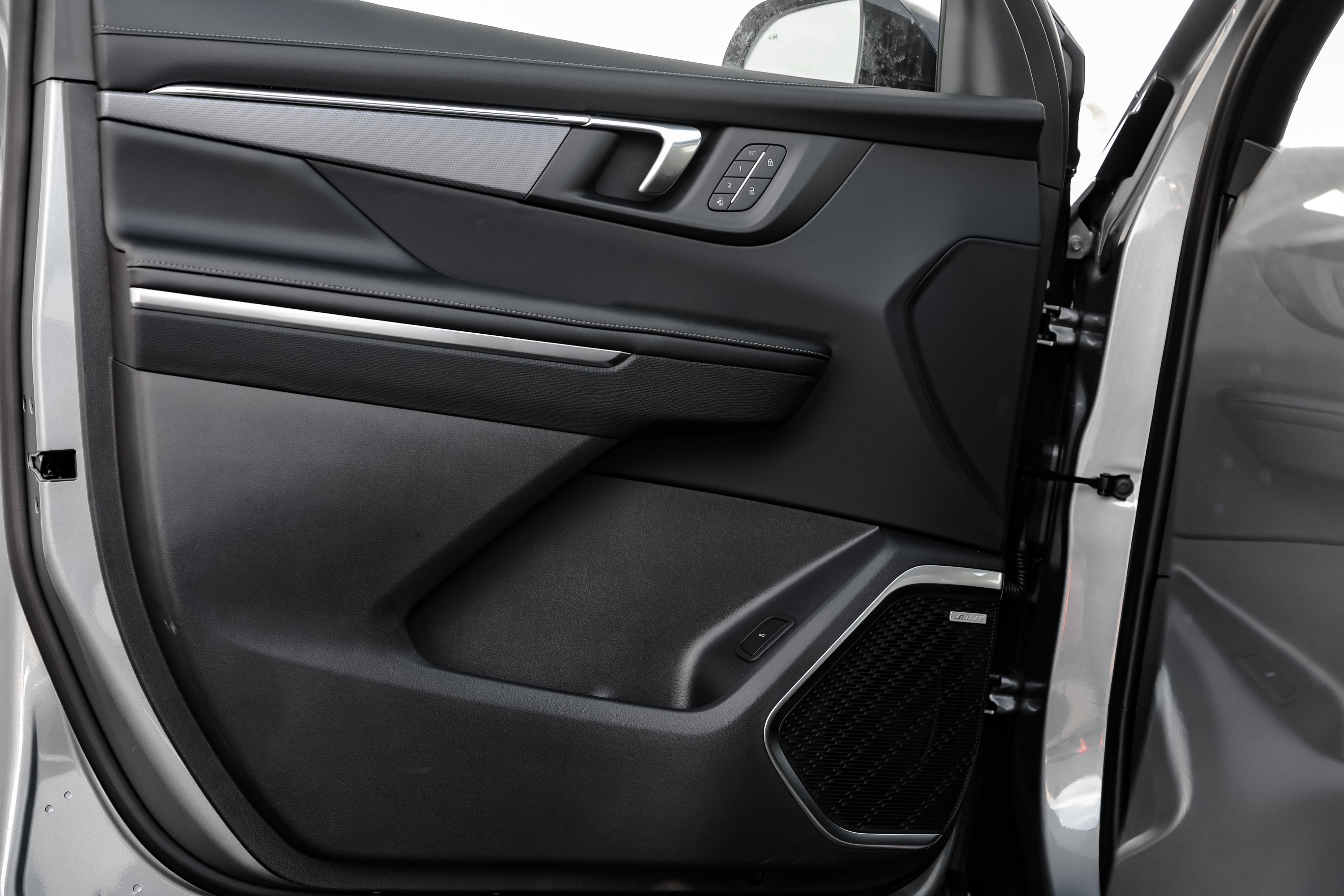 New 2026 Buick Enclave Sport Touring w/ Power Package image 8