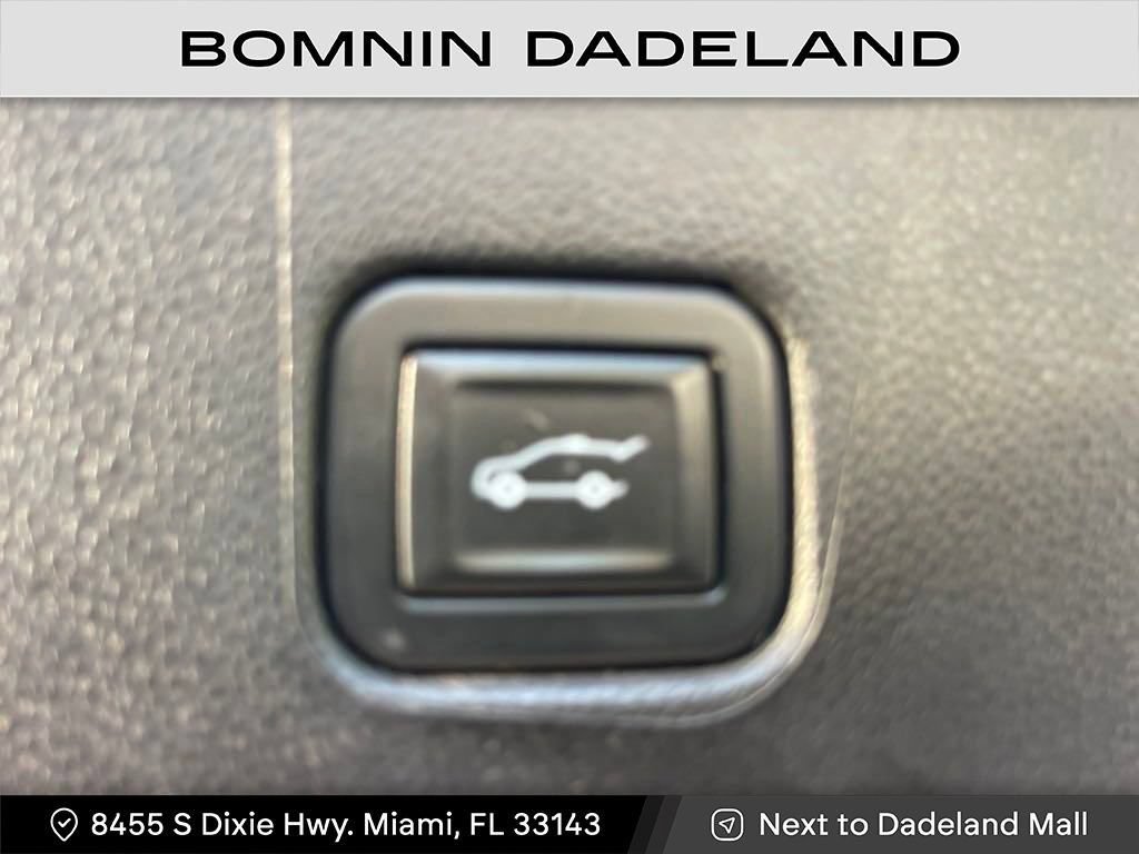 Used 2021 Chevrolet Blazer Premier w/ Driver Confidence II Package FWD image 10